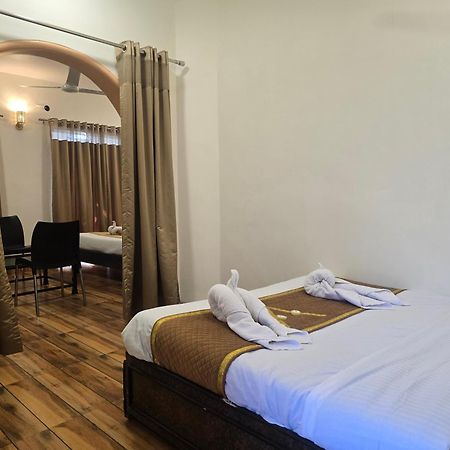Hotel Vyankatesh & Pure Veg Restaurant Mahabaleshwar Exterior photo